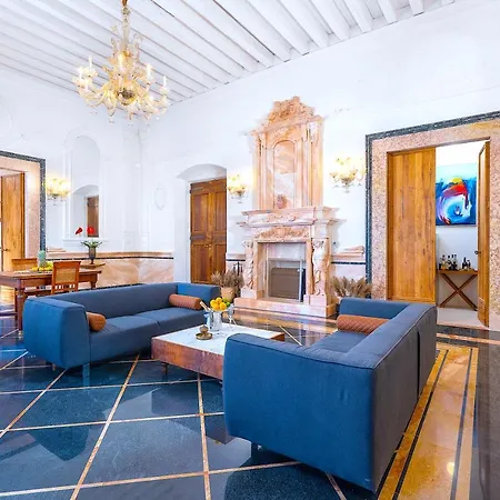Piano Nobile Dei Palazzo Cindri @ Centre Apartament *