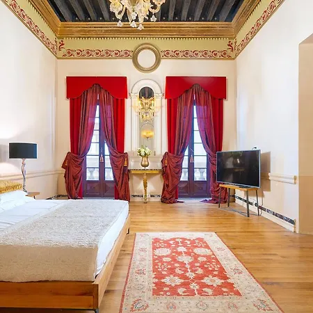 Piano Nobile Dei Palazzo Cindri @ Centre Apartment