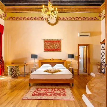 Piano Nobile Dei Palazzo Cindri @ Centre Apartment